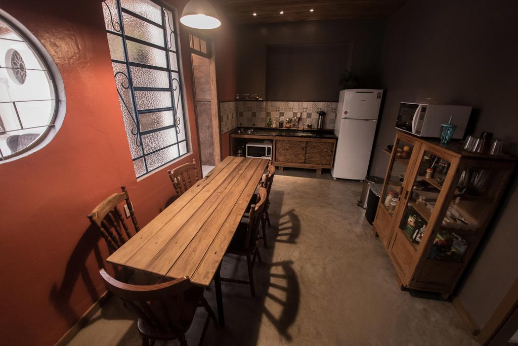 Frida Casa Hostel Pelotas Buitenkant foto