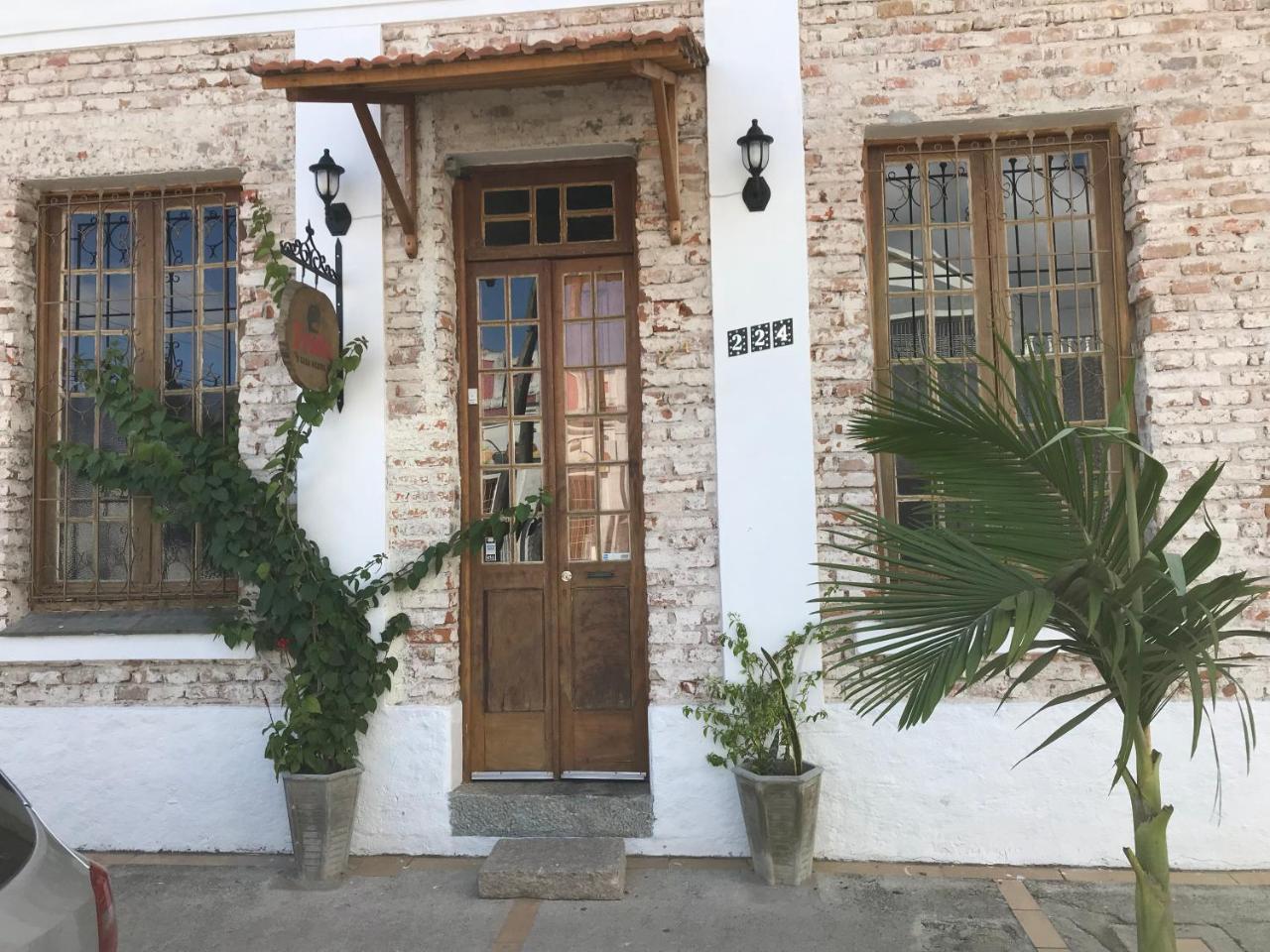 Frida Casa Hostel Pelotas Buitenkant foto